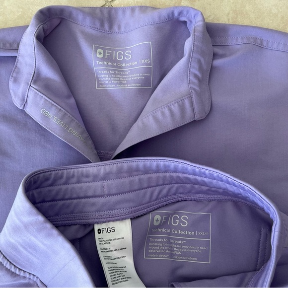 Rafaela™ Oversized Scrub Top XXS and Zamora™ Jogger Scrub Pants XXS PETITE - Picture 2 of 2